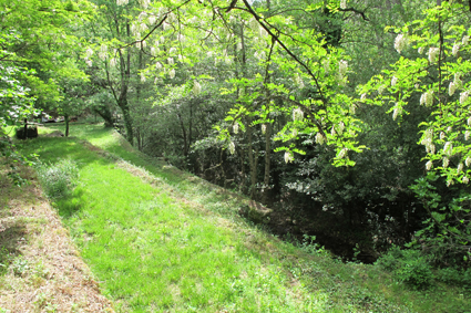 Grand palier prêt de la rivière