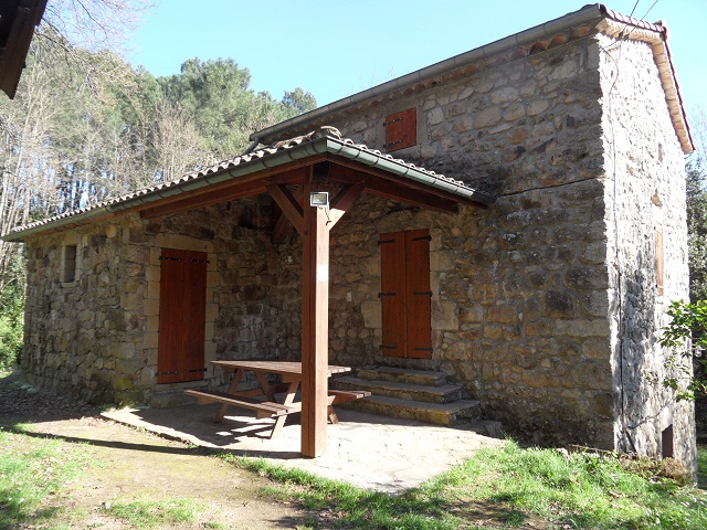 Pergola avec plaque fondation